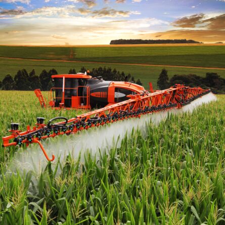 Cobertura foliar en cultivo durante operación de pulverización agrícola