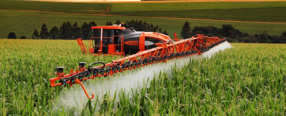 Cobertura foliar en cultivo durante operación de pulverización agrícola