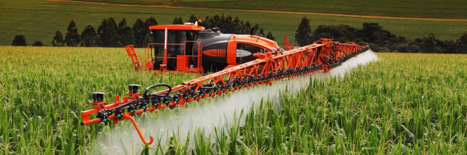 Cobertura foliar en cultivo durante operación de pulverización agrícola